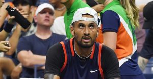 ATP, Open d&rsquo;Australie > Nicolas Mahut calme Kyrgios sur sa folle envie d&rsquo;affronter Sinner : « Si Jannik venait à jouer contre Nick, je pense que c&rsquo;est plus le climat d&rsquo;avant-match qui serait difficile à gérer que le match en lui-même. Même si le public est excité, s&rsquo;il y a 6-3, 6-3, 6-3, bon… »
