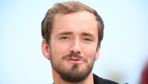 Insolite, Wimbledon > Medvedev : « J&rsquo;espère que je pourrai mieux jouer. Il n’y aura pas Djokovic au premier tour donc… »