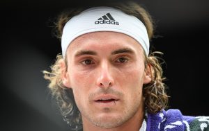 Wimbledon > Tsitsipas répond aux critiques de son ex-préparateur : « Quand j&rsquo;entends quelqu&rsquo;un dire que je ne suis pas dévoué et concentré sur ce que je fais, cela me semble un peu étrange. À l&rsquo;avenir, j&rsquo;essaierai d&rsquo;avoir à mes côtés des personnes plus spécialisées dans le tennis »