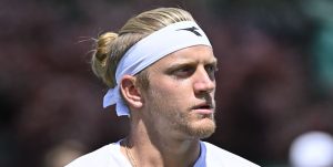 Roland Garros > Davidovich Fokina proche de l&rsquo;insolation : « Je n&rsquo;ai pas eu l&rsquo;opportunité de m&rsquo;acclimater. Il y a 22 degrés de plus qu&rsquo;à Hambourg »