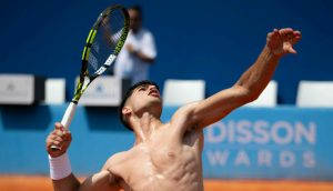 ATP > « Je me demande quel pourcentage d&rsquo;anciens joueurs de tennis professionnels souffrent d&rsquo;un cancer de la peau… Chaque fois que j&rsquo;en vois un s&rsquo;entraîner torse nu et sans casquette sous le soleil, je ne peux m’empêcher de lever les yeux au ciel », alerte Carole Bouchard