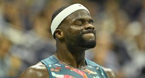 ATP – Cincinnati > Le geste ridicule et irrespectueux de Tiafoe lors de la remise du trophée…