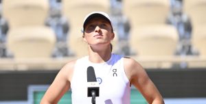 WTA – Rome > Swiatek blasée après sa 10e victoire d&rsquo;affilée ? « Quand tu joues environ 80 matchs par an, tu as l&rsquo;impression que c&rsquo;est une routine. Parfois, tu ressens de très grandes émotions et parfois seulement du soulagement »