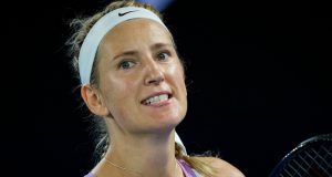 Open d&rsquo;Australie > Victoria Azarenka : « L&rsquo;audace de ce journaliste de qualifier Novak Djokovic de surestimé est tout simplement insensée. Ce gars a littéralement achevé le tennis en gagnant tout ce qu&rsquo;il est possible de gagner dans notre sport ! »