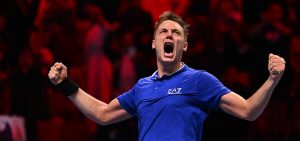 ATP – Doha > Cassage de raquette, cris de douleurs, Medjedovic finit en boitant mais parvient à sortir un Tsitsipas toujours aussi flippant !