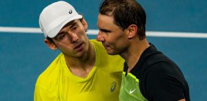 ATP – Barcelone > Alex De Minaur avant d&rsquo;affronter Rafael Nadal au 2e tour : « J&rsquo;ai joué contre Rafa de nombreuses fois mais je n&rsquo;ai jamais eu la chance de l&rsquo;affronter sur terre battue »