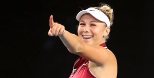 WTA – Toronto > Anisimova remballe un internaute qui la critique sur son poids : « Tu n&rsquo;as rien de mieux à faire que de commenter le corps d&rsquo;un jeune de 22 ans ? Tu as un travail ou des amis ? Putain mec, crois moi, je vais bien et je ne pense pas que quiconque ici te demande ton avis »