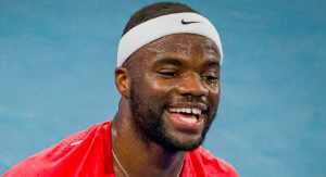 Insolite, ATP > Frances Tiafoe : « Je me moque toujours d&rsquo;Alexander Zverev. Il s&rsquo;est senti à l&rsquo;aise dès le début. Il marchait de la même manière, il portait toujours les mêmes chaînes avec le bandeau, les cheveux longs. Il se sentait lui-même depuis le début, c&rsquo;est mon gars »