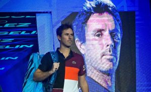 ATP – WTA > Roger-Vasselin s&rsquo;agace : « J&rsquo;aurais bien aimé qu&rsquo;on me donne la possibilité de jouer contre Alcaraz et Raducanu. Mais, sauf si je parviens à convaincre Coco Gauff de jouer avec moi, auquel cas j&rsquo;aurais peut-être une chance d&rsquo;avoir une wild-card, on ne me donne même pas cette chance »