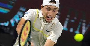 ATP – Tokyo > Ugo Humbert, qualifié en demi-finales dans des circonstances particulières : « Je sentais que quelque chose n&rsquo;allait pas, je perdais aussi ma concentration »