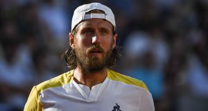 Roland Garros > Lucas Pouille, devant le match de Corentin Moutet : « On le kiffe ? On le déteste ? On ne peut pas être indifférent et moi, personnellement, j&rsquo;adore ! »