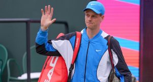 ATP > Adriano Panatta : « Je vois parfois trop de fanatisme autour de Jannik Sinner. De plus, sa vie privée ne nous regarde pas. Je ne me suis jamais permis de porter des jugements positifs ou négatifs sur la vie de qui que ce soit »