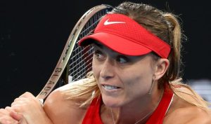 En pleurs, Badosa abandonne encore