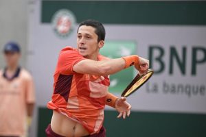 Harold Mayot abandonne juste après avoir recollé à un set partout contre Cameron Norrie au deuxième tour à Barcelone