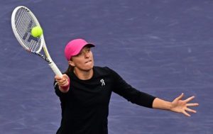 Iga Swiatek estime qu&rsquo;Elise Mertens « a vraiment bien joué. J&rsquo;ai dû me montrer patiente »