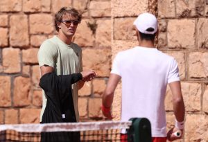 Novak Djokovic s&rsquo;entraine en compagnie d&rsquo;Alexander Zverev à Monte-Carlo.