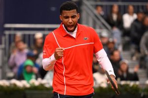 Tennis : Arthur Fils surprend De Minaur à Barcelone et file en quarts