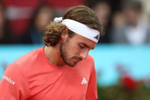 Un titre, une finale puis une élimination d&rsquo;entrée à Madrid : le coup d&rsquo;arrêt de Stefanos Tsitsipas