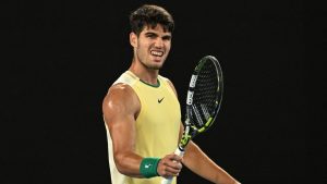 VIDEO. Tennis : Carlos Alcaraz s’amuse en marge du Masters 1000 de Madrid, le tennisman se retrouve dans une cage de MMA avec Ilia Topuria