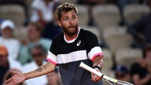 VIDEO. Tennis : Corentin Moutet demande un café à l’arbitre en plein match, un spectateur lui offre