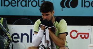 ATP – Madrid > Carlos Alcaraz, après sa défaite en quarts de finale : « Je ne veux pas enlever du crédit au match de Rublev mais je suis un peu enrhumé. Je me suis réveillé avec des raideurs dans tout le corps »