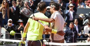 ATP, Roland Garros > Federer : « Si Nadal dit &lsquo;ciao&rsquo;, ce sera sur le terrain et pas sur le canapé. Et ça j&rsquo;adore, parce qu&rsquo;on voit qu&rsquo;il est loin d&rsquo;être à 100 % »