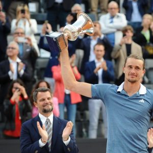 Alexander Zverev grimpe à la quatrième place du classement ATP
