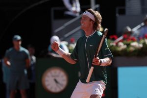 Andrey Rublev domine Taylor Fritz et rallie la finale du Masters 1000 de Madrid