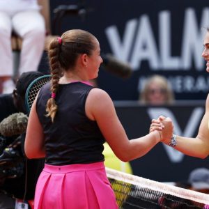 Aryna Sabalenka bat Jelena Ostapenko et file en demies à Rome