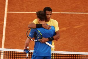 Auger-Aliassime accède à la finale après l&rsquo;abandon de Lehecka