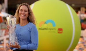 Collins égale un record fou et ironise