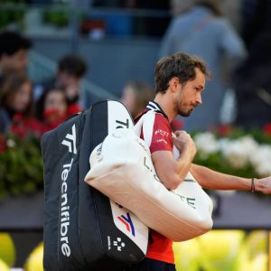 Daniil Medvedev sur son abandon en quarts de finale à Madrid : « Je ne sais pas si c&rsquo;est très grave, grave ou pas grave »