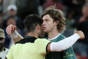 Épatant, Rublev renverse Alcaraz à Madrid !