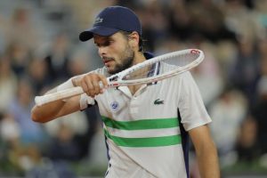Grégoire Barrère, battu par Alexander Bublik, dernier éliminé du 1er tour à Roland-Garros