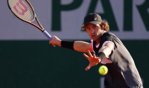 Héroïque, Jarry renverse Tsitsipas à Rome