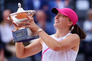 Iga Swiatek accroit sa légende sur terre battue après son sacre à Rome