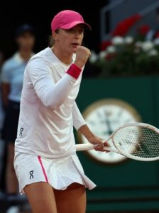 Iga Swiatek détrône Aryna Sabalenka à Madrid