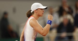 Iga Swiatek se balade face à Léolia Jeanjean – rts.ch