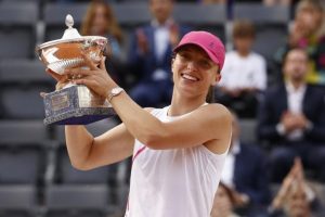Iga Swiatek sur sa victoire à Rome : « Mon service m&rsquo;a vraiment aidée »