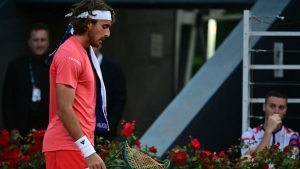 Il casse sa raquette après… 5 minutes: Tsitsipas a rapidement perdu ses nerfs à Rome