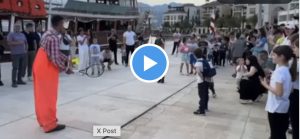 Insolite > Au lieu de s&rsquo;entrainer, Novak Djokovic préfère faire le clown, cela ne s&rsquo;arrange vraiment pas !