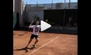 Insolite, Vidéos > Défié par Jabeur, Alcaraz répond de façon Nadalesque
