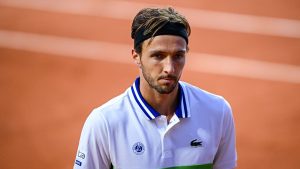 « J&rsquo;ai déconné », le rêve des JO s&rsquo;éloigne pour Rinderknech… à cause de sa blessure bête