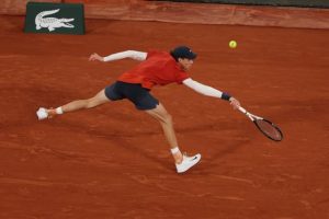 Jannik Sinner après sa qualification pour les huitièmes de finale de Roland-Garros : « Ma hanche va bien »