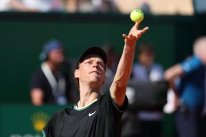 Jannik Sinner retrouve l&rsquo;entraînement à une semaine de Roland-Garros
