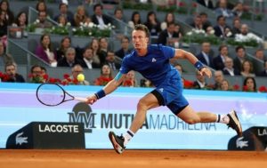 Lehecka dans le dernier carré après l&rsquo;abandon de Medvedev