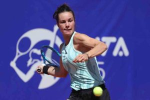 Loïs Boisson surfe sur le succès et bat Alizé Cornet en demies à Saint-Malo