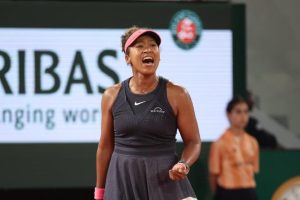 Naomi Osaka, battue par Iga Swiatek à Roland-Garros : « Vraiment mémorable »