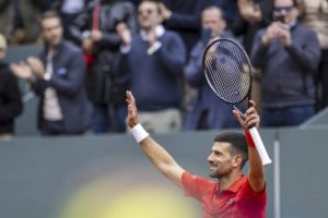 Novak Djokovic qualifié en demi-finales à Genève
