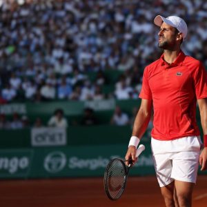 Novak Djokovic rassurant après avoir été touché à la tête par une gourde à Rome